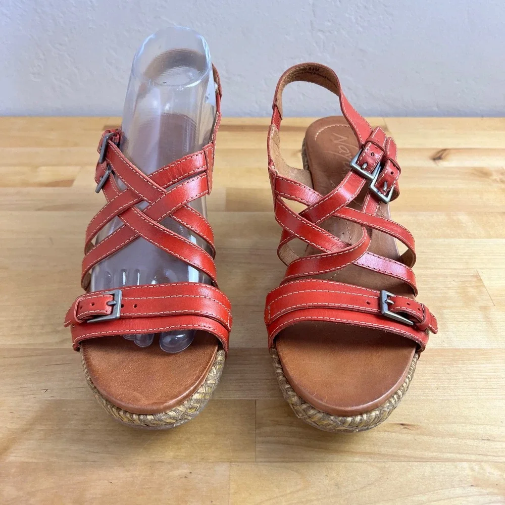 Naya Sandals Maize Size 8.5 Red Leather Strappy Buckle Wedge Espadrille